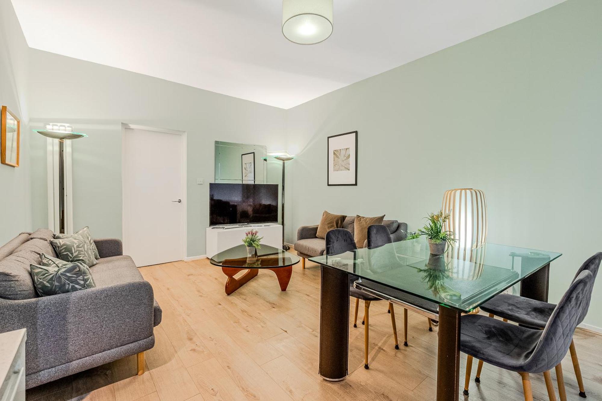 Stunning Central 2Br Flat Btw Soho & Covent Garden London Exterior photo