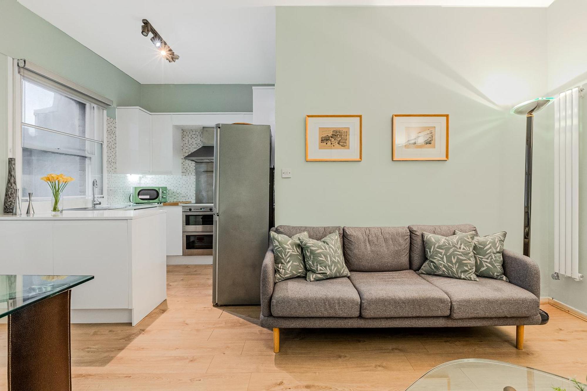 Stunning Central 2Br Flat Btw Soho & Covent Garden London Exterior photo